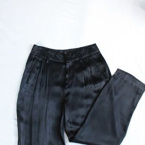 NWOT Gap Silky Pleated Trouser